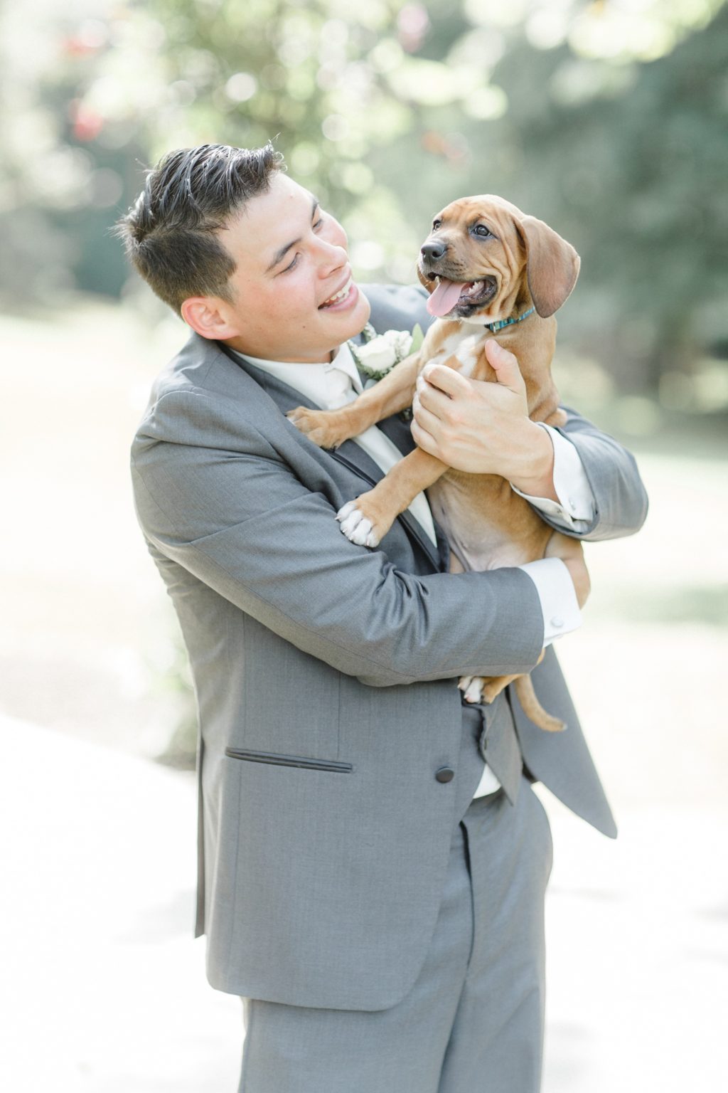 This Bridal Party Carried Rescue Pups Instead of Bouquets on The Good Beginning